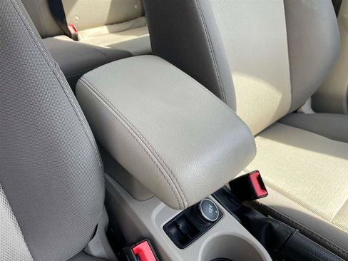 Used 2014 Ford Focus SE image 16