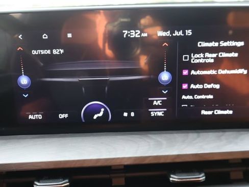 Used 2025 Kia Telluride AWD image 45
