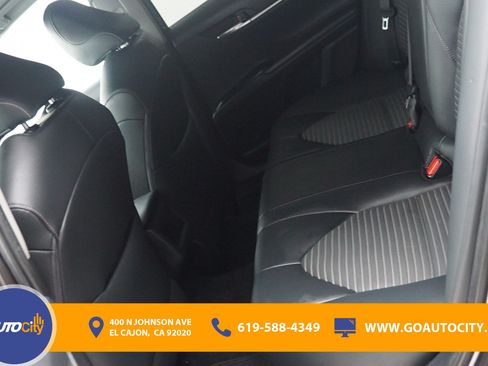 Used 2019 Toyota Camry SE w/ Carpet Mat Package FWD image 14