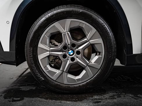 Used 2025 BMW X1 xDrive28i AWD/4WD image 13