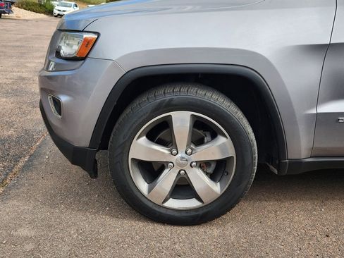 Used 2014 Jeep Grand Cherokee Limited w/ Luxury Group II RWD image 5