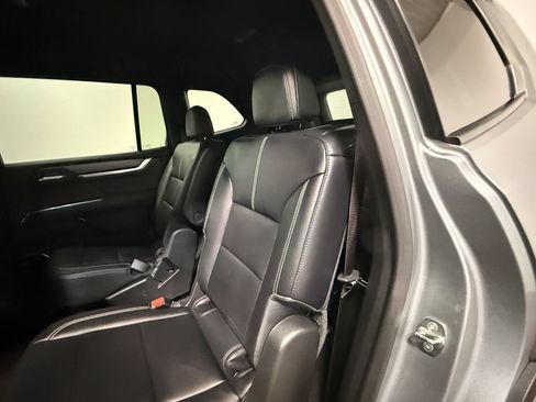 Used 2026 GMC Acadia Elevation w/ Elevation Premium Package AWD/4WD image 47