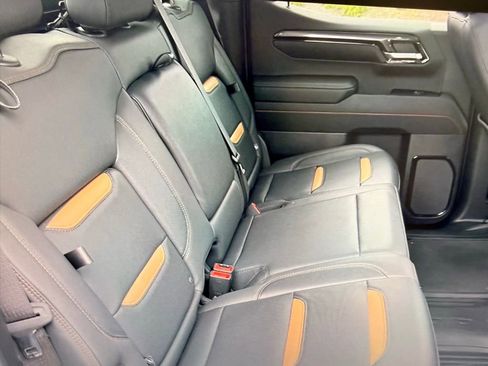 Used 2023 GMC Sierra 1500 AT4 w/ Technology Package image 16