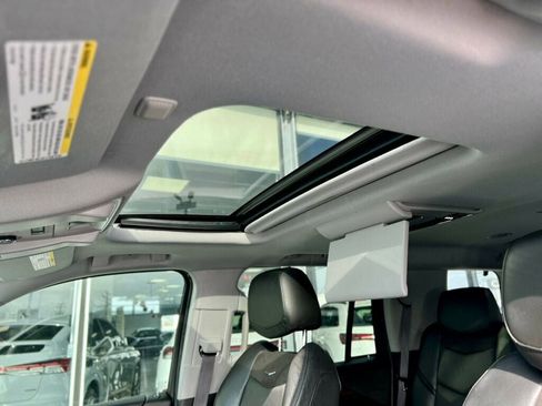 Used 2015 Cadillac Escalade Premium image 29