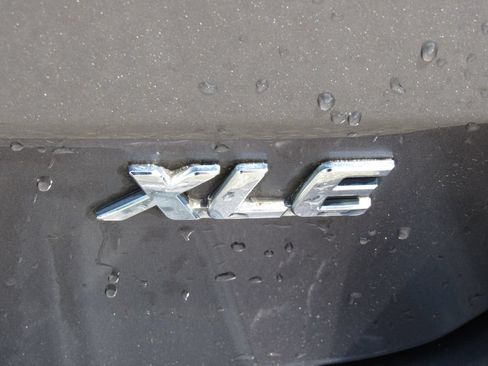 Used 2015 Toyota Sienna XLE Premium FWD image 8