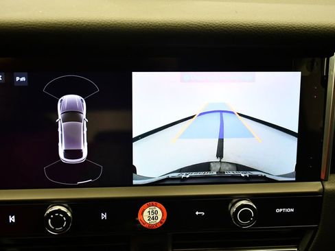 Used 2025 Porsche Macan Turbo image 30