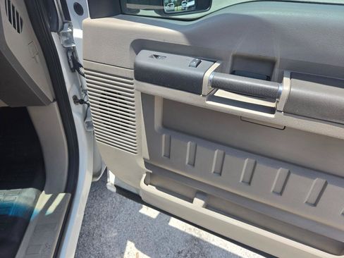 Used 2009 Ford F250 XL AWD/4WD image 17