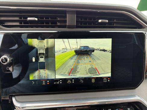 Certified 2024 GMC Sierra 2500 Denali Ultimate image 28