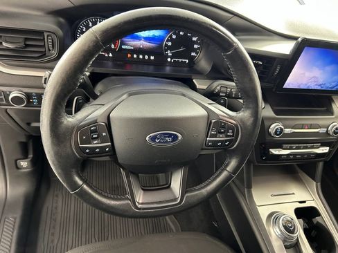 Used 2020 Ford Explorer XLT w/ Comfort Package AWD/4WD image 16