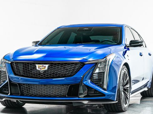 Used 2026 Cadillac CT5 V Blackwing w/ Deep Ocean Appearance Package RWD image 5