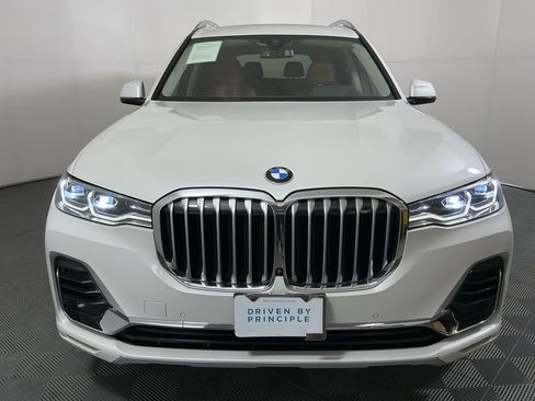 Certified 2022 BMW X7 xDrive40i w/ Executive Package image 3