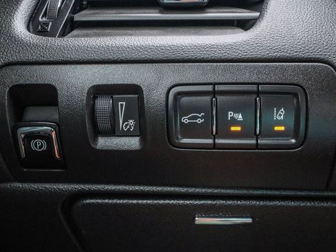 Used 2018 Chevrolet Impala Premier w/ Premier Confidence Package FWD image 14