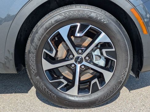 Certified 2024 Kia Sportage EX FWD image 11