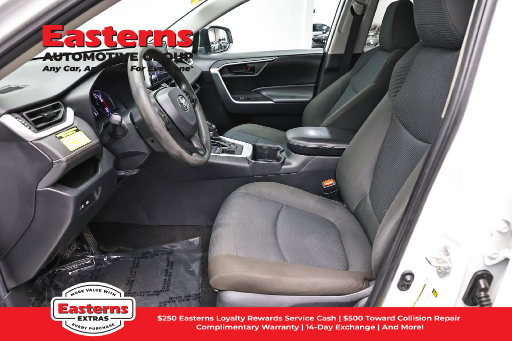 Used 2023 Toyota RAV4 LE AWD/4WD image 14