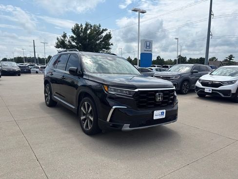 Used 2023 Honda Pilot Elite image 3
