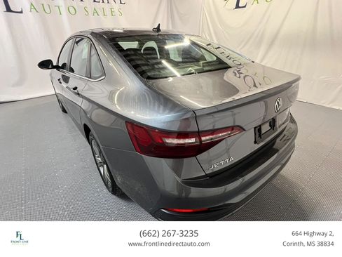 Used 2023 Volkswagen Jetta SE FWD image 5