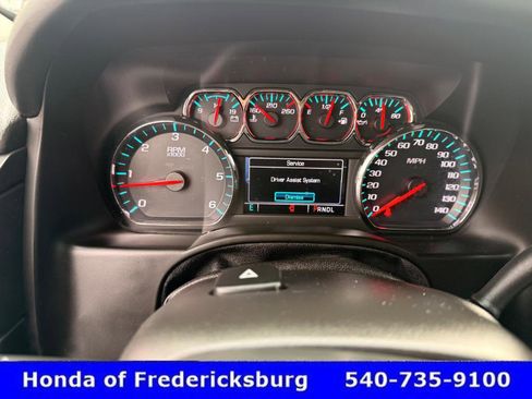 Used 2018 Chevrolet Suburban LT w/ Luxury Package image 26