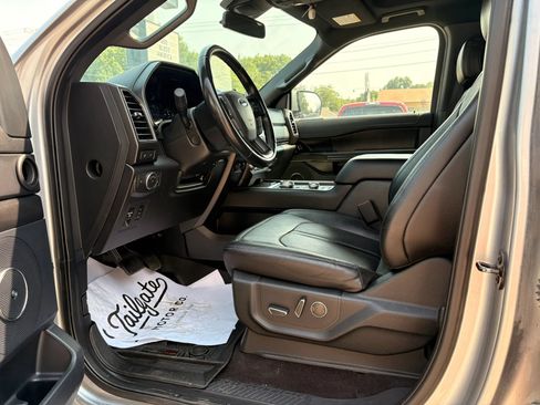 Used 2020 Ford Expedition Limited w/ Equipment Group 301A AWD/4WD image 17