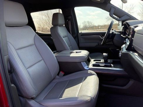 Used 2023 GMC Sierra 1500 SLT image 17