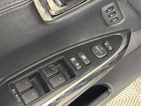 Used 2014 Toyota Avalon XLE Touring FWD image 24