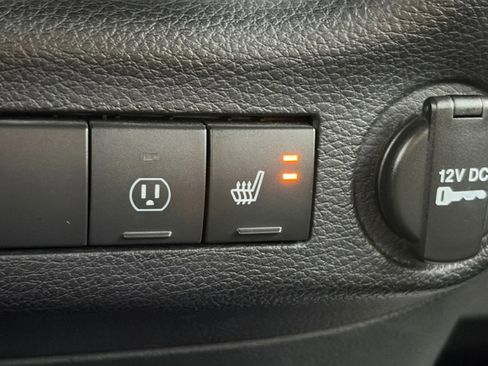 Used 2016 Jeep Wrangler Unlimited Sahara image 23