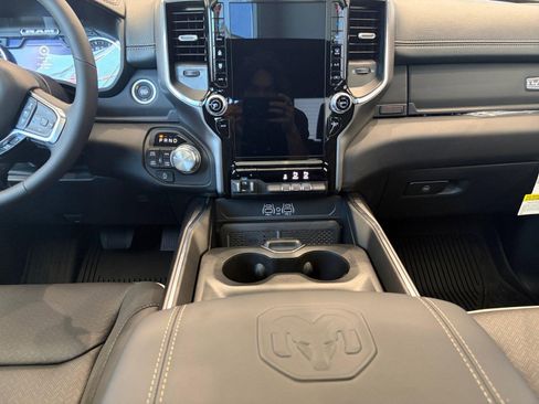 New 2026 RAM 1500 Laramie AWD/4WD image 32