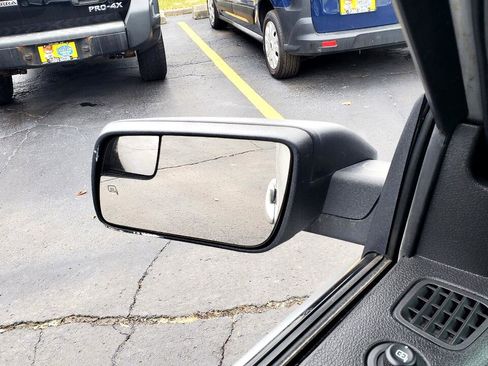 Used 2019 Ford Flex SE image 12