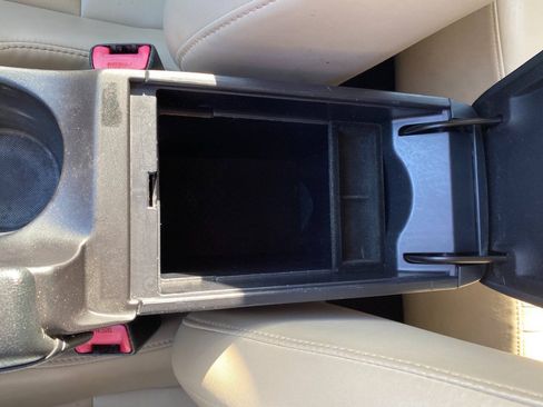 Used 2013 Lexus CT 200h w/ Premium Pkg w/Navigation FWD image 19