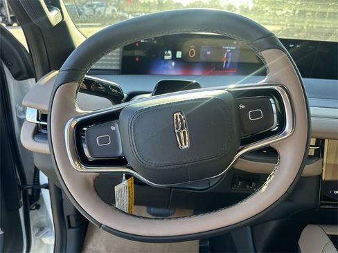 New 2025 Lincoln Navigator Black Label image 14