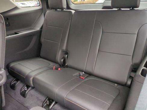 Used 2021 Chevrolet Traverse Premier w/ Redline Edition image 29