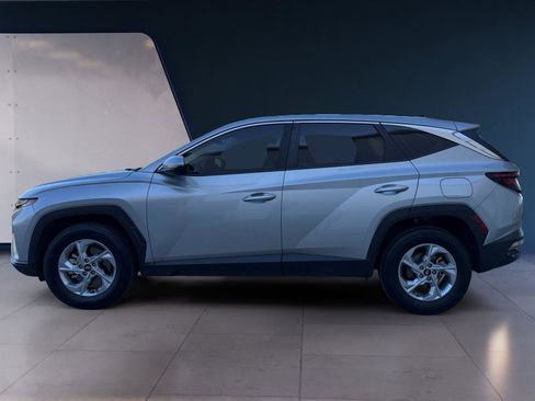 Used 2023 Hyundai Tucson SE image 2