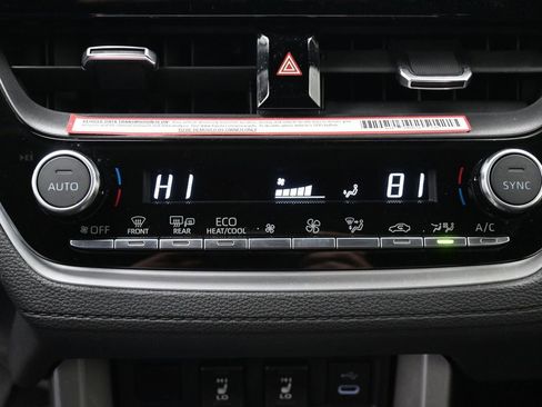 Used 2024 Toyota Corolla Cross XSE w/ Convenience Package image 23