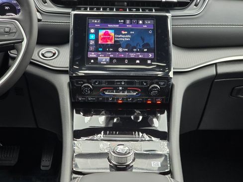 New 2025 Jeep Grand Cherokee L Altitude AWD/4WD image 31