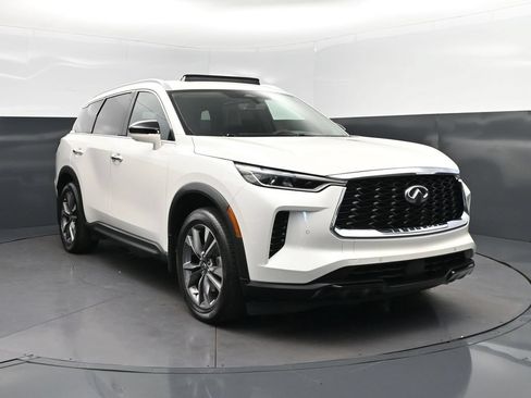 Used 2023 INFINITI QX60 Luxe w/ Performance Audio Package FWD image 9