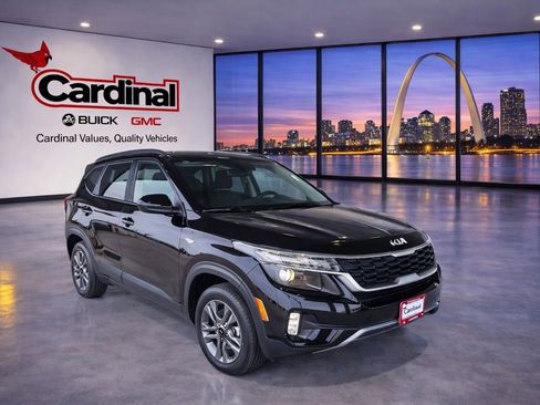 Used 2023 Kia Seltos LX image 1