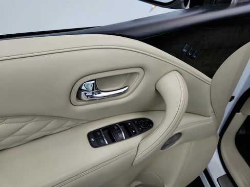 Used 2021 INFINITI QX80 Sensory w/ All-Season Package image 22