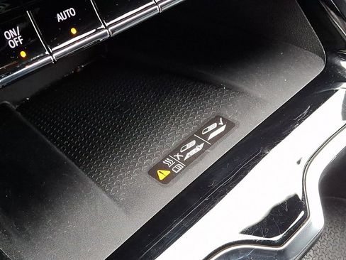 Used 2026 Chevrolet Traverse LT w/ Driver Confidence Package image 24