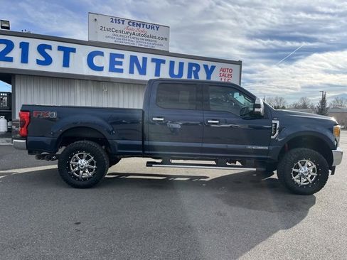 Used 2017 Ford F250 Lariat w/ Chrome Package image 23