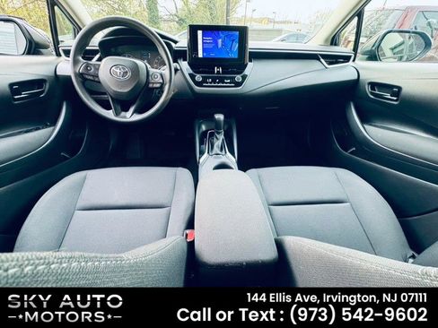 Used 2023 Toyota Corolla LE image 7