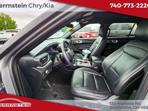 Used 2020 Ford Explorer XLT w/ Equipment Group 202A AWD/4WD image 19