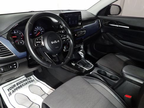 Used 2023 Kia Seltos S AWD/4WD image 13