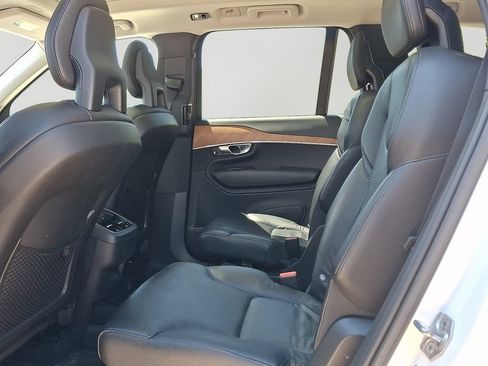 Used 2021 Volvo XC90 T6 Momentum AWD/4WD image 7