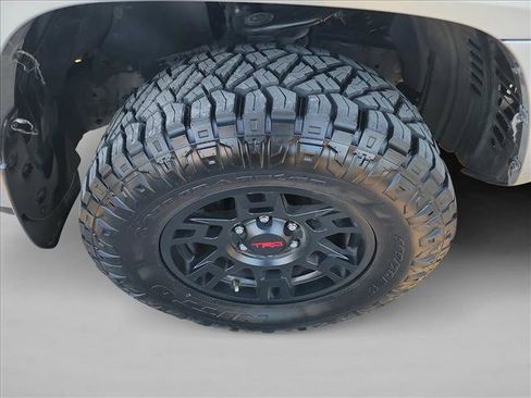 Used 2018 Toyota 4Runner SR5 image 10