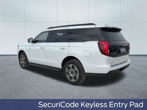 Used 2025 Ford Expedition Active AWD/4WD image 11