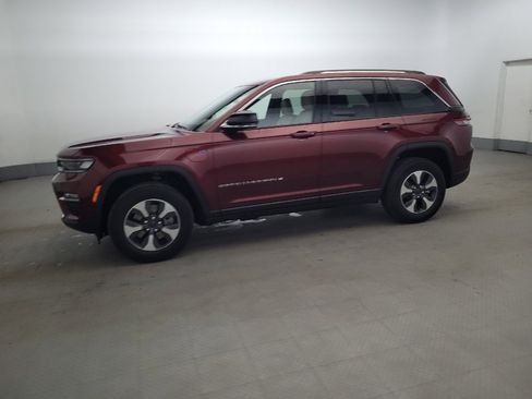 Used 2022 Jeep Grand Cherokee Limited 4xe w/ Luxury Tech Group II AWD/4WD image 2