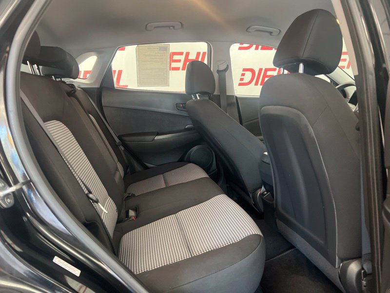 Used 2023 Hyundai Kona SE AWD/4WD image 10