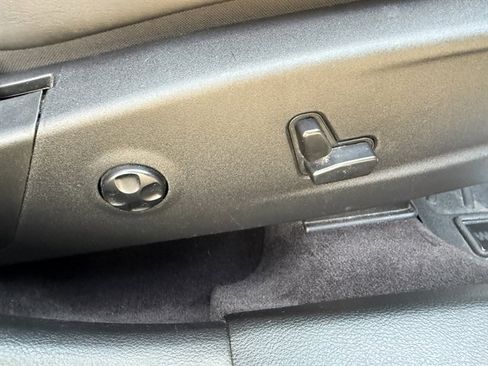 Used 2016 Chrysler 300 S image 48