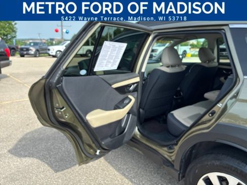Used 2024 Subaru Outback Premium AWD/4WD image 33