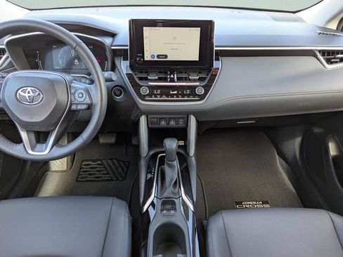 Used 2023 Toyota Corolla Cross XLE w/ Convenience Package FWD image 13