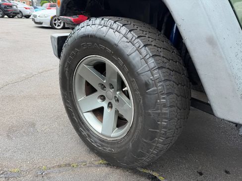 Used 2008 Jeep Wrangler Unlimited Rubicon w/ Trailer Tow Group AWD/4WD image 21